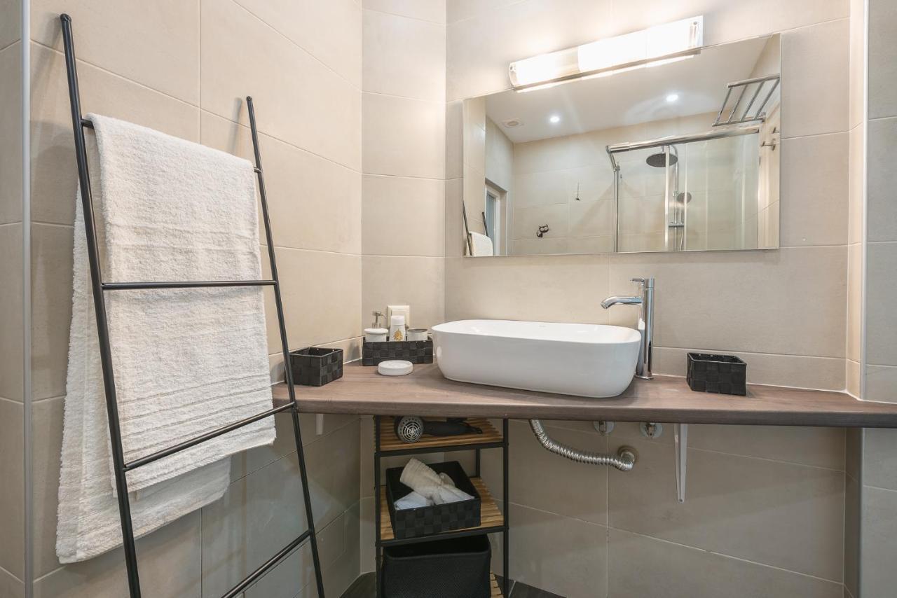 Superb Acropolis View 3Bd Apt In Historical Center أثينا المظهر الخارجي الصورة